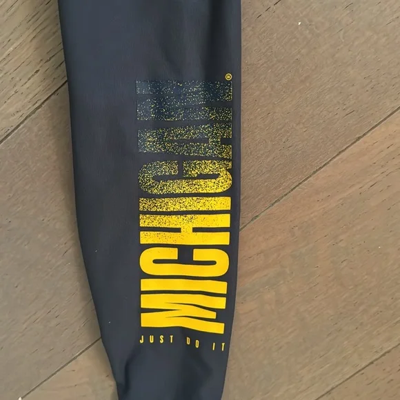 Nike x Michigan pullover and leggings- 2 for 1 deal - Picture 4 of 5